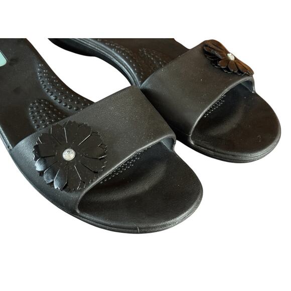 Oka-b Slide Sandals Womens M/L Licorice Black Flat Flower Crystal Accent - Picture 3 of 6